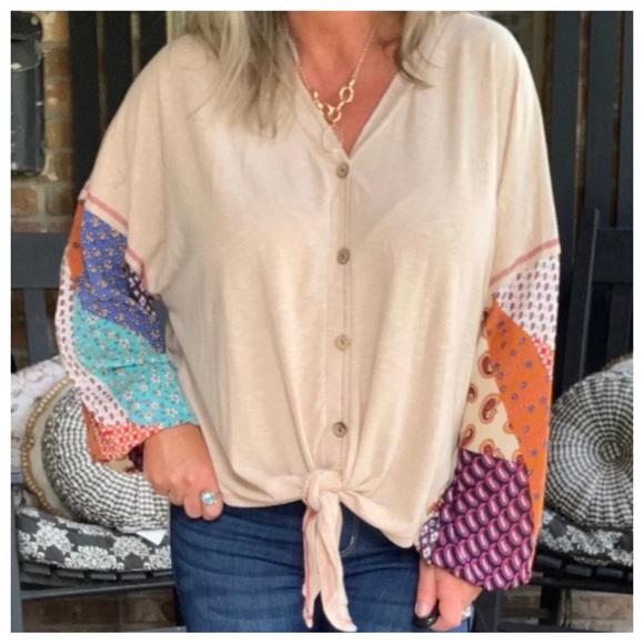 27 Boho Tie Front Contrast Top - Picture 4 of 4